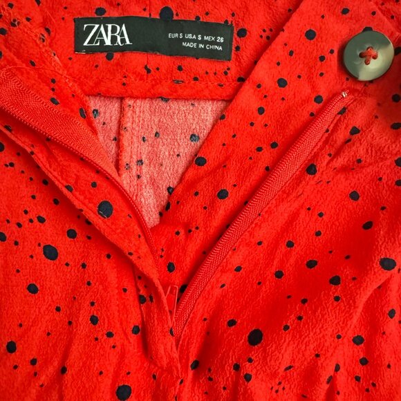 Zara Red Pleated Polka Dot High-Waisted Shorts size small zip button closure - Picture 6 of 10